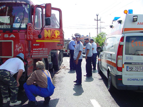 Accident Lapusel Dacia TIR